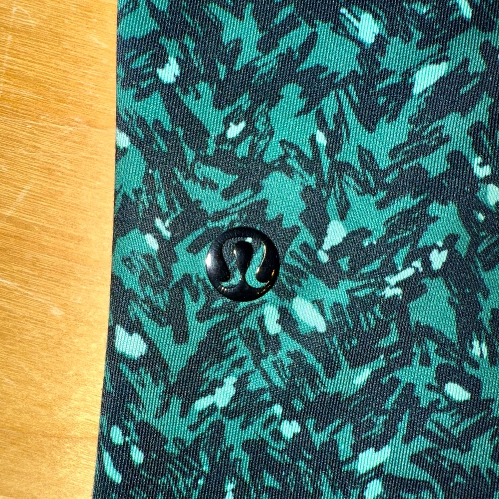 Lululemon Jet Crop (Slim) *Luxtreme Mountain Peaks Black Forage Teal - Picture 8 of 14